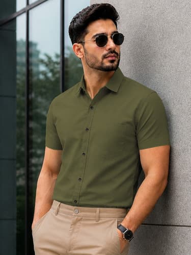 VeBNoR Men Solid Formal Green Shirt